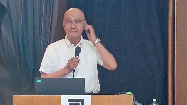 浅賀 佐太郎 氏(ワン・ステップ 元施設長) 浅賀 佐太郎 氏(ワン・ステップ 元施設長)