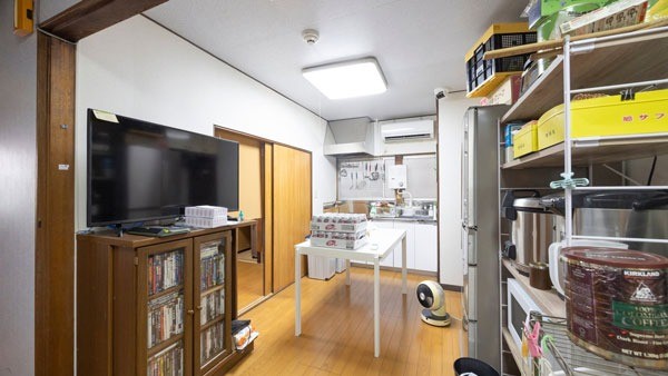 写真：1階キッチン・ダイニング（撮影：金井恵蓮）