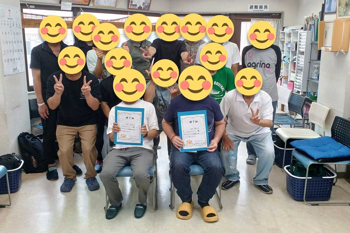 2人の仲間が修了　みのわマックで修了式を行いました